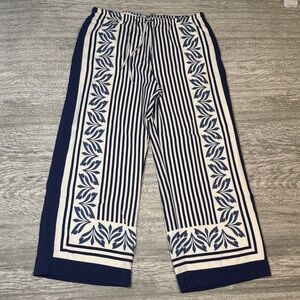 Abercrombie & Fitch Navy and White palazzo Striped Pants